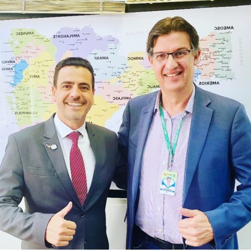 Assessor do CRECI-SC, Alcides Andrade, em reunião com o então Secretário de Estado da Casa Civil, Estener Soratto.