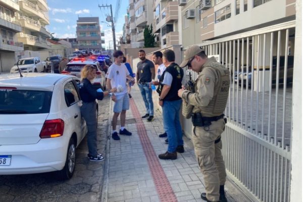 Fiscalização do CRECI-SC junto com a Polícia Militar de Santa Catarina nas ruas de Balneário Camboriú, Itapema, Porto Belo e Bombinhas