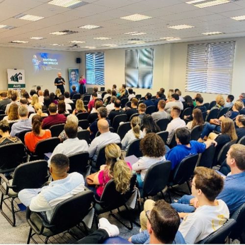 Reuniões em Araranguá, Criciúma, Balneário Camboriú, Jaraguá do Sul e mais duas dezenas de municípios