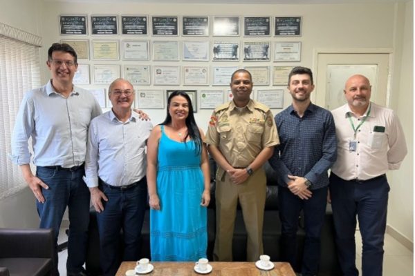 Reuniões com os Comandos da Polícia Militar garantem as operações de rua no combate ao exercí-cio ilegal da profissão