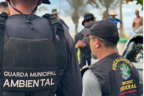 Fiscalização de rua em Florianópolis em parceria com a Guarda Municipal